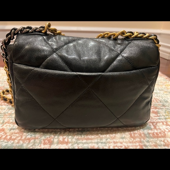 Chanel 19 Small Goatskin - Picture 4 of 10